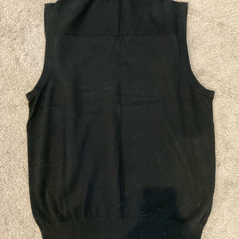 Preppy Izod black sweater vest - Picture 3 of 4